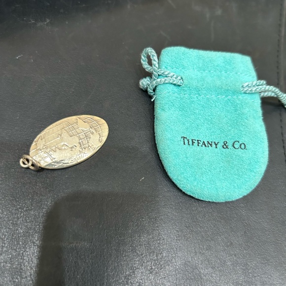 Silver Tiffany pendant.  Stamped silver yr 2000 - Picture 2 of 3